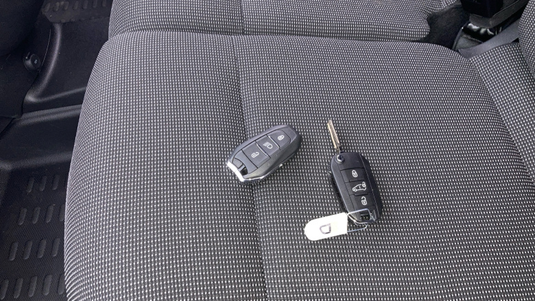 Peugeot Partner Standard Diesel 1.5 BlueHDi 100 Professional Van